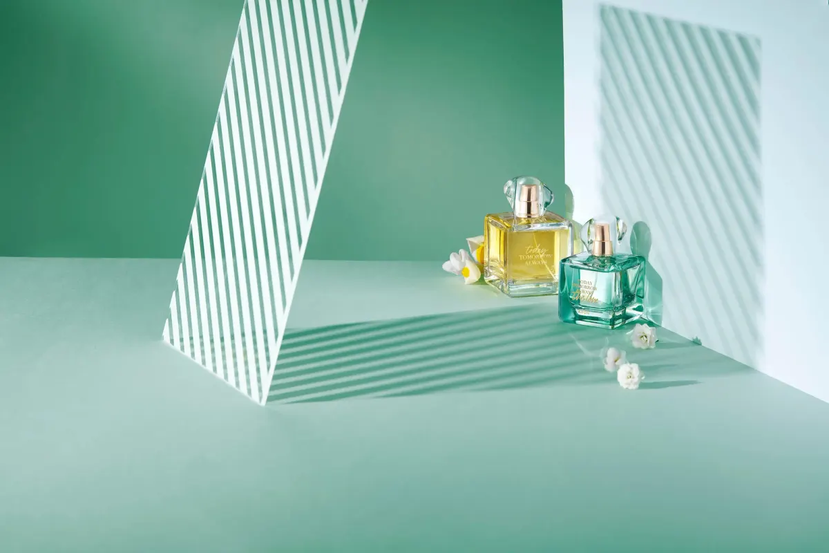 AVON, кадр 3
