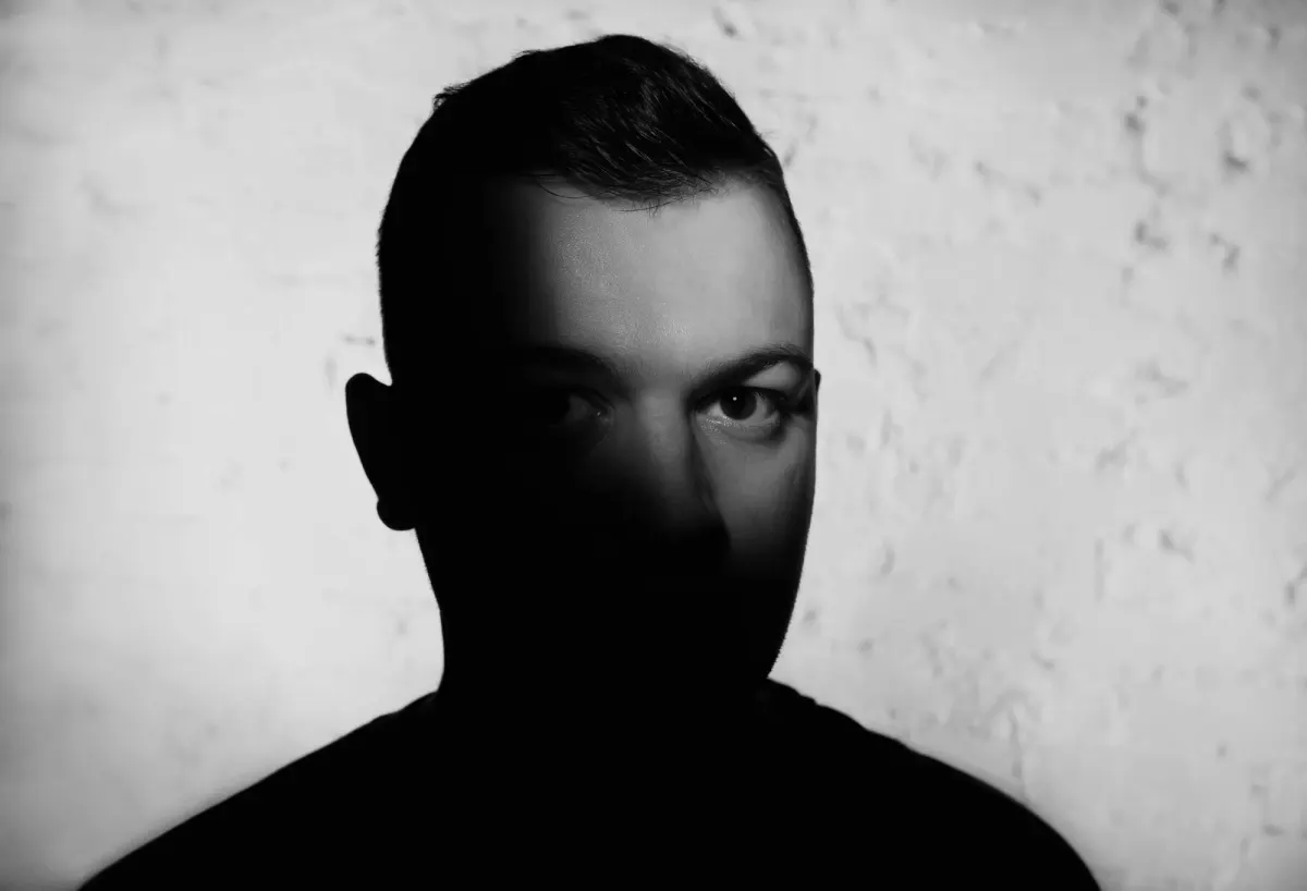 Artem, кадр 2