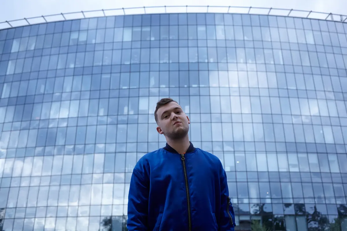 Artem, кадр 6