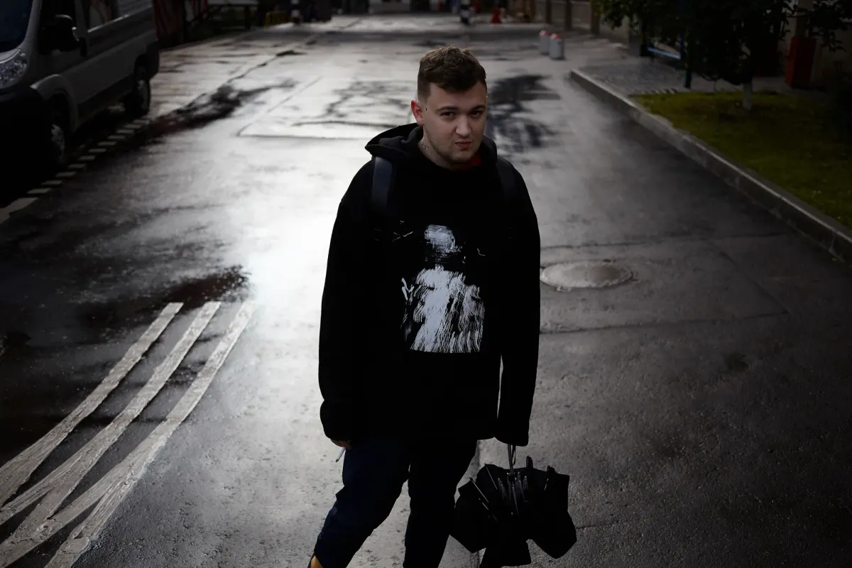 Artem, кадр 10